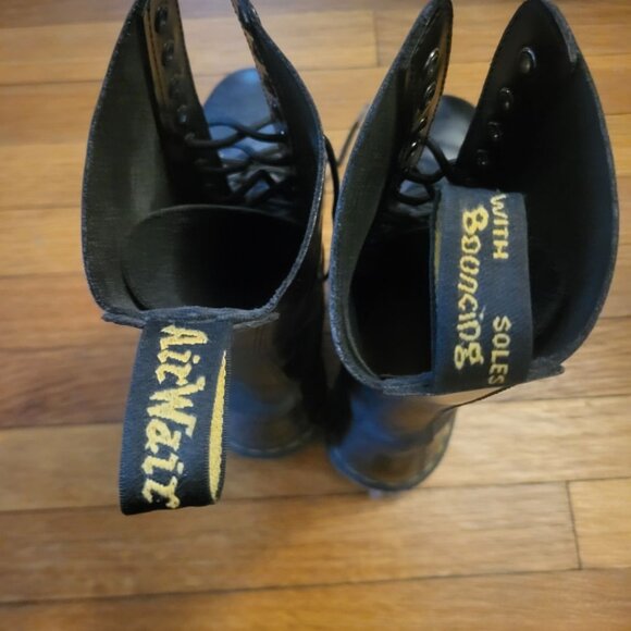 Dr. Martens 20 eyelet black boots W10/M9 - Picture 5 of 5